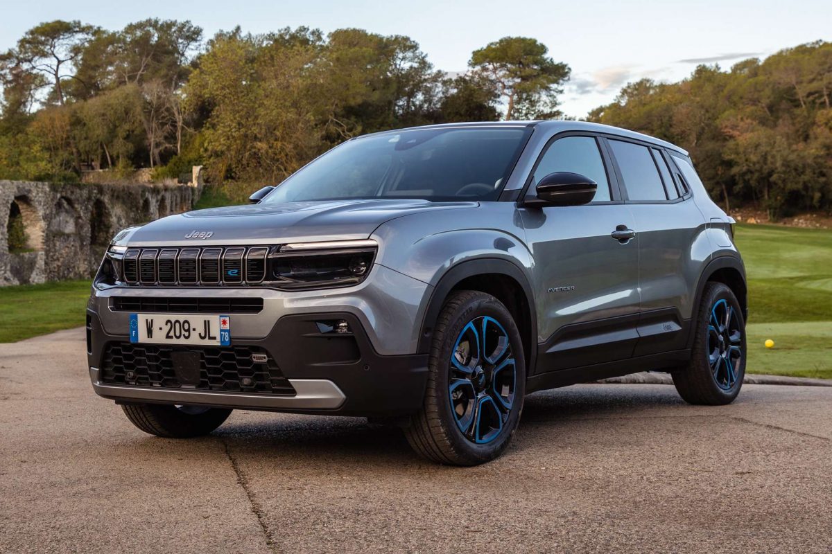 Jeep Avenger Electric vs Citroen E-C4 X: Quel SUV électrique vous convient?