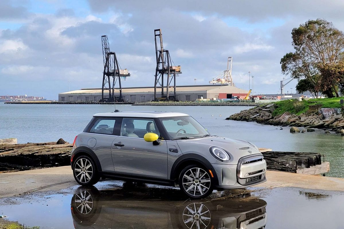 La comparaison ultime des voitures électriques: Mini Cooper SE vs MG MG5 Standard Range