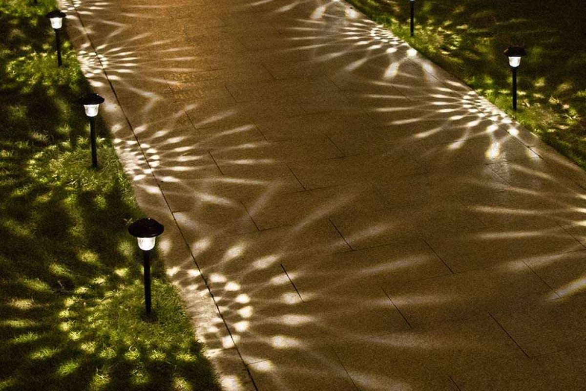 Beau Jardin Solar LightとRing Solar Pathlightの違いを理解する